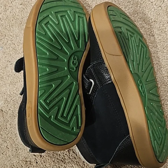 Boys uggs - Picture 4 of 4